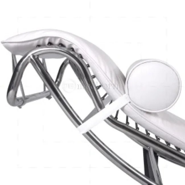 Le Corbusier Style LC4 Chaise Longue – Weißes Leder — image 5